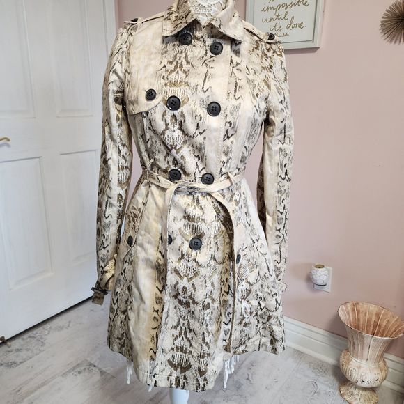 Very stylish EUC BEBE unique trench coat snakeskin python - Picture 5 of 11